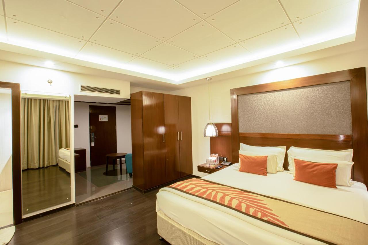 The Cunningham Hotel Bangalore Eksteriør billede
